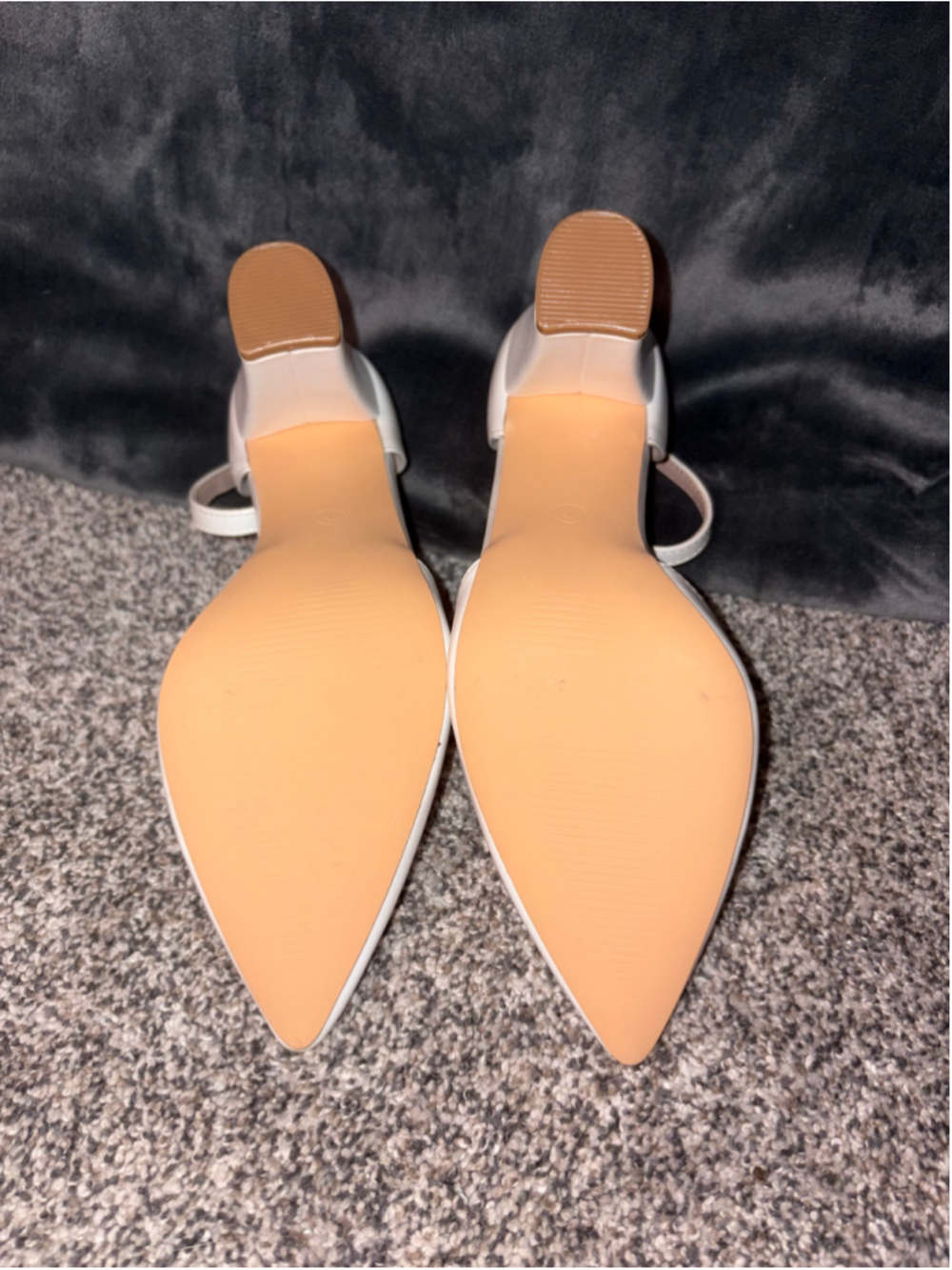 HKL Heels / Pumps in White Size 7 - Picture 4 of 4